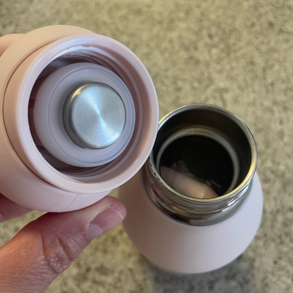 Pink Heart-Design Water Bottle - Picture 6 of 6